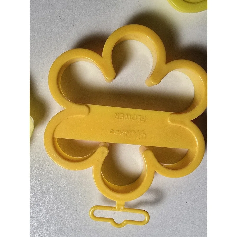 Easter‎ Spring Cookie Cutters Lot of 7 Plastic Wilton